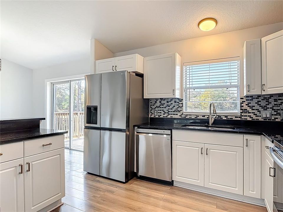 For Rent: $2,200 (3 beds, 2 baths, 1480 Square Feet)