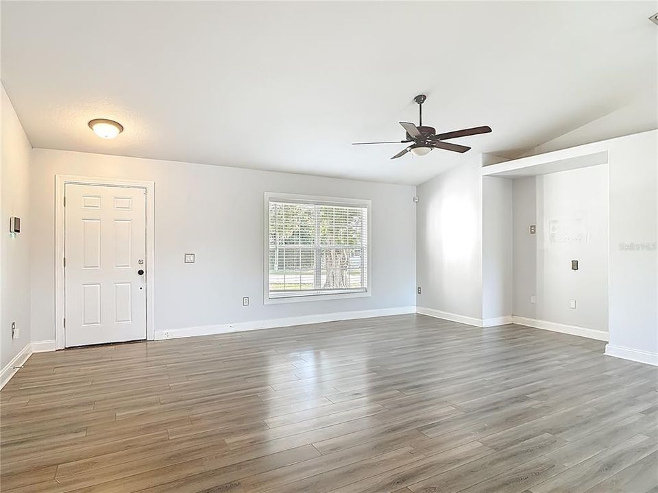 For Rent: $2,200 (3 beds, 2 baths, 1480 Square Feet)