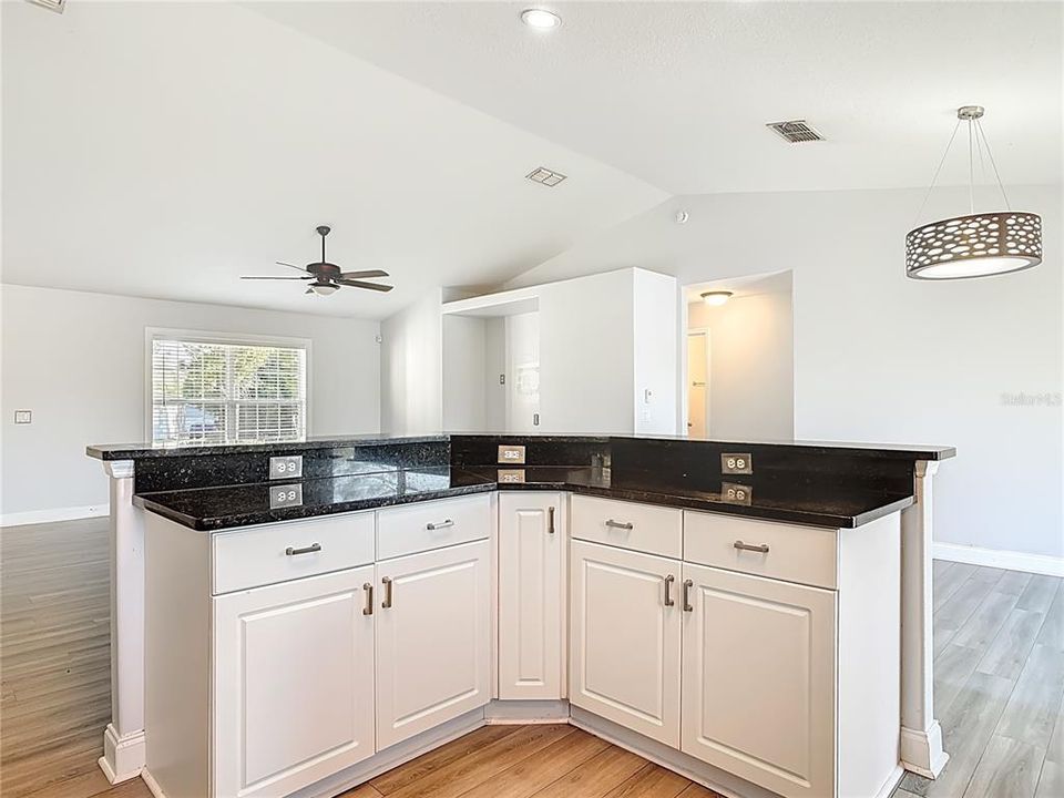 For Rent: $2,200 (3 beds, 2 baths, 1480 Square Feet)