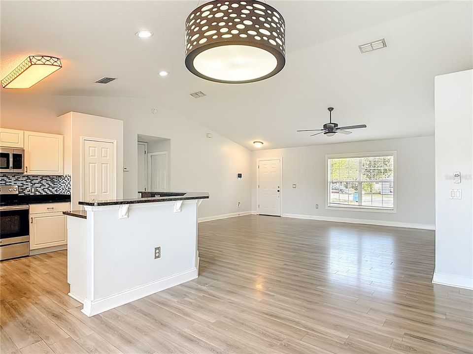 For Rent: $2,200 (3 beds, 2 baths, 1480 Square Feet)