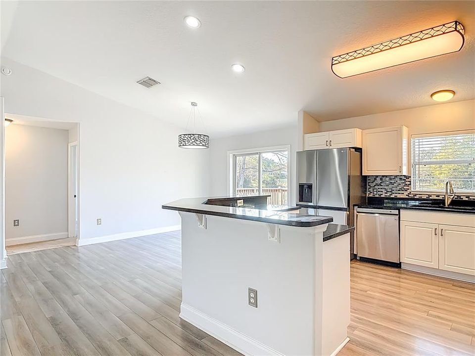 For Rent: $2,200 (3 beds, 2 baths, 1480 Square Feet)