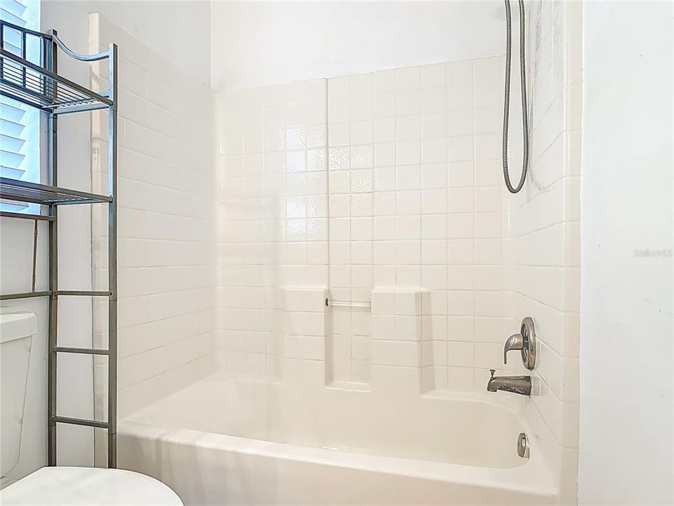 For Rent: $2,200 (3 beds, 2 baths, 1480 Square Feet)