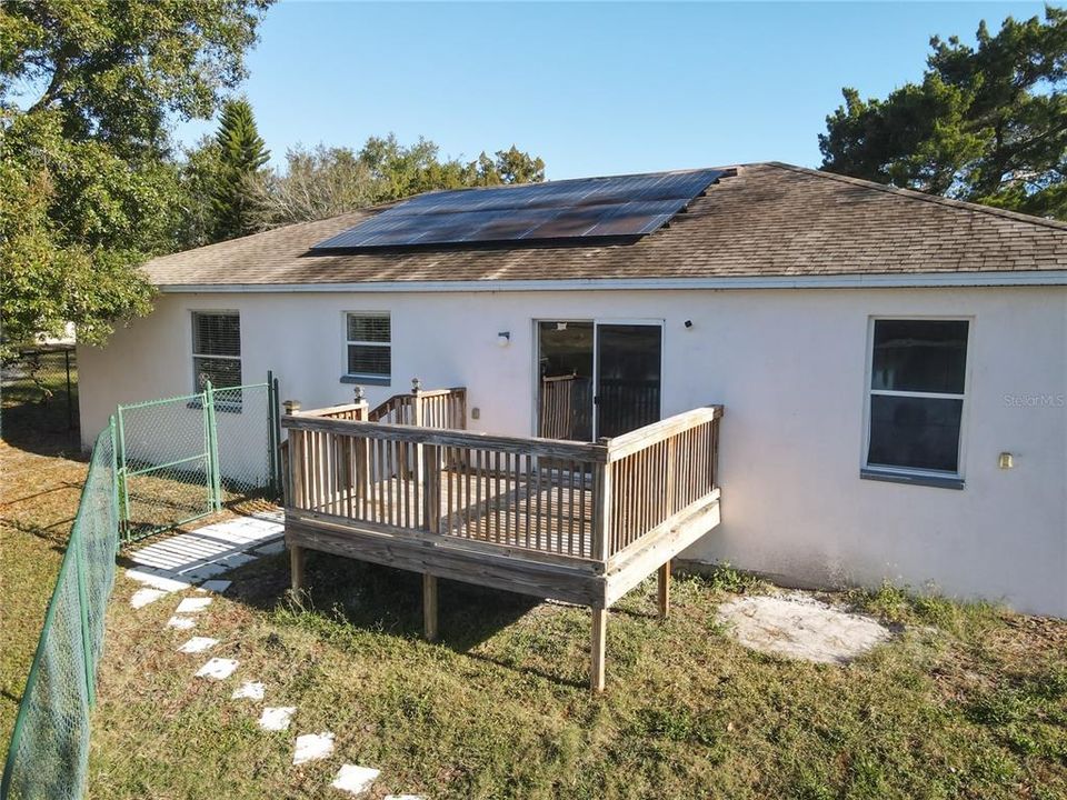 For Rent: $2,200 (3 beds, 2 baths, 1480 Square Feet)