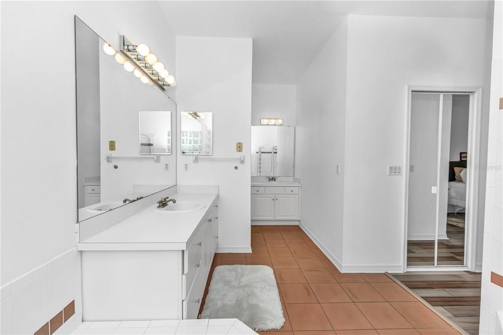 На продажу: $475,000 (4 спален, 2 ванн, 2240 Квадратных фут)