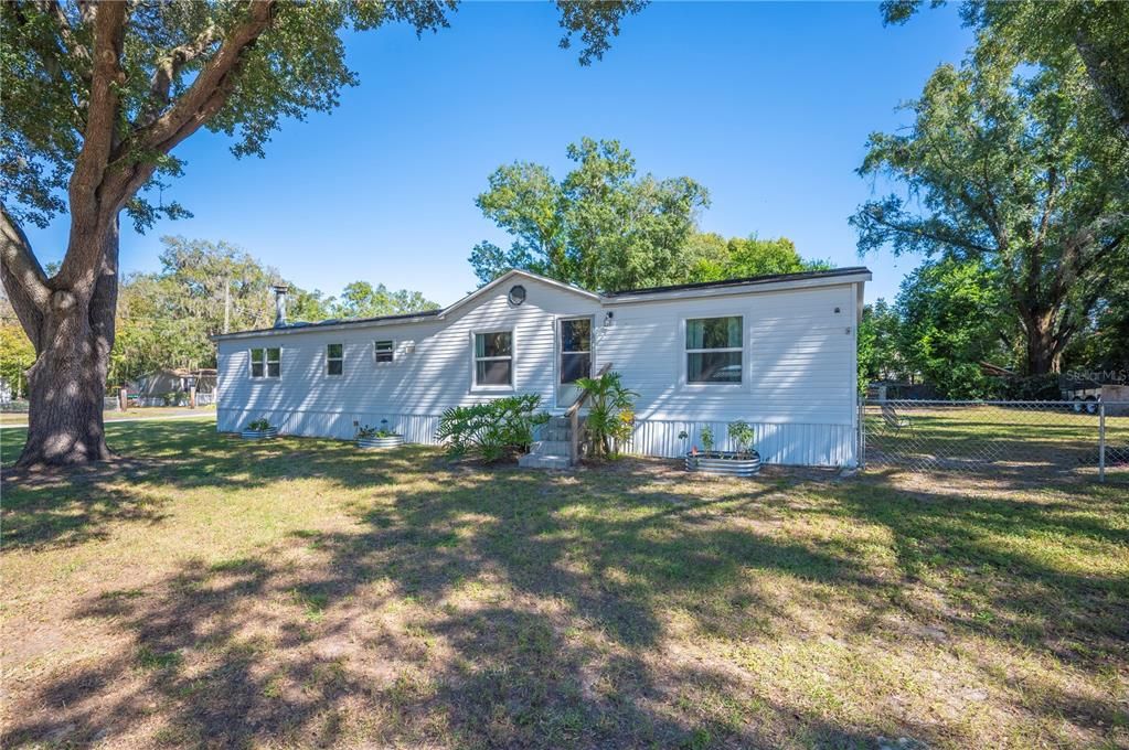 Active With Contract: $234,000 (3 beds, 2 baths, 1700 Square Feet)