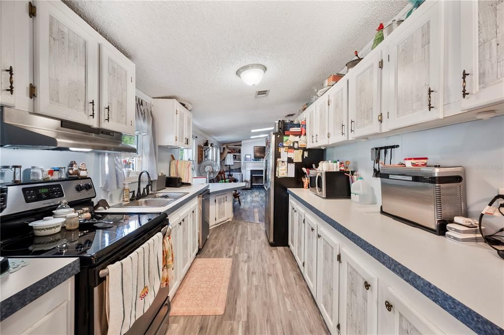 En Venta: $250,000 (3 camas, 2 baños, 1700 Pies cuadrados)