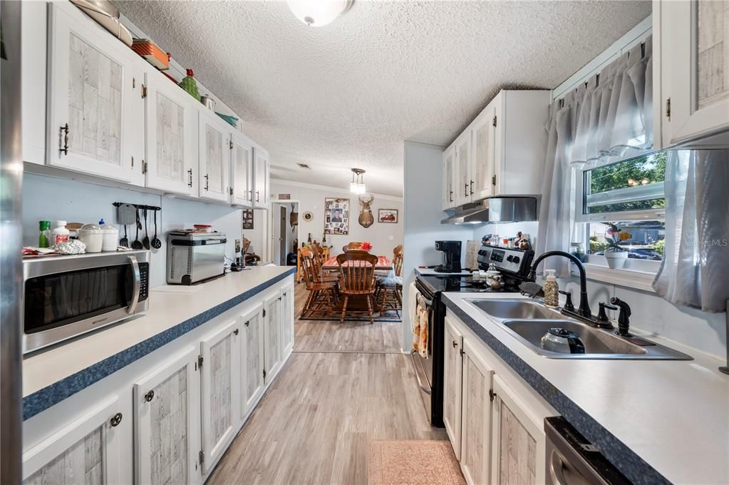 En Venta: $250,000 (3 camas, 2 baños, 1700 Pies cuadrados)