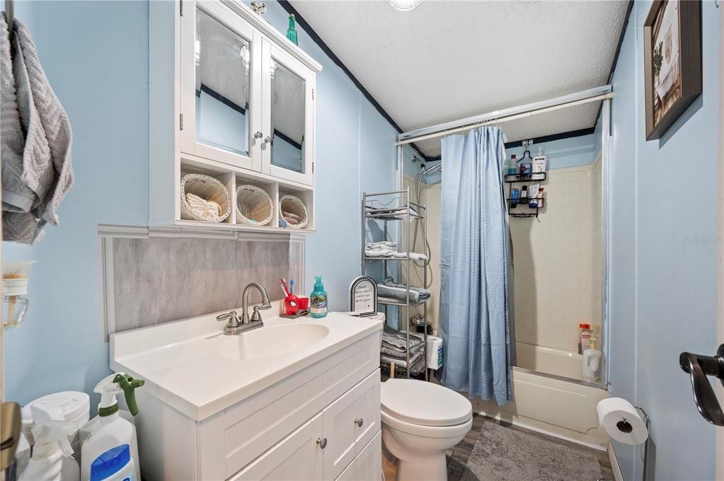 En Venta: $250,000 (3 camas, 2 baños, 1700 Pies cuadrados)