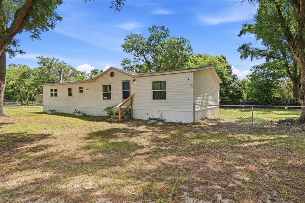 Active With Contract: $234,000 (3 beds, 2 baths, 1700 Square Feet)