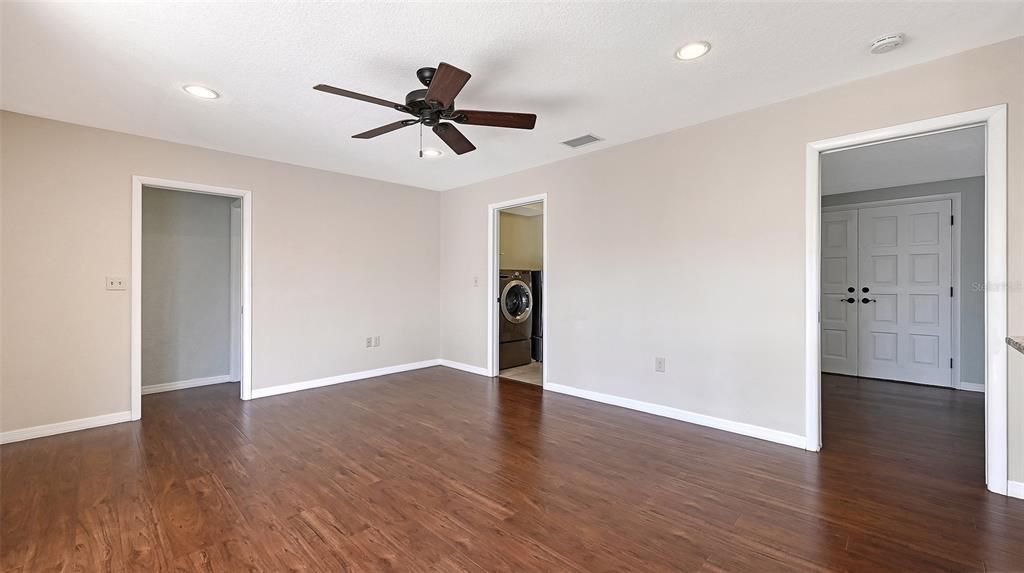 Active With Contract: $559,000 (3 beds, 2 baths, 1784 Square Feet)