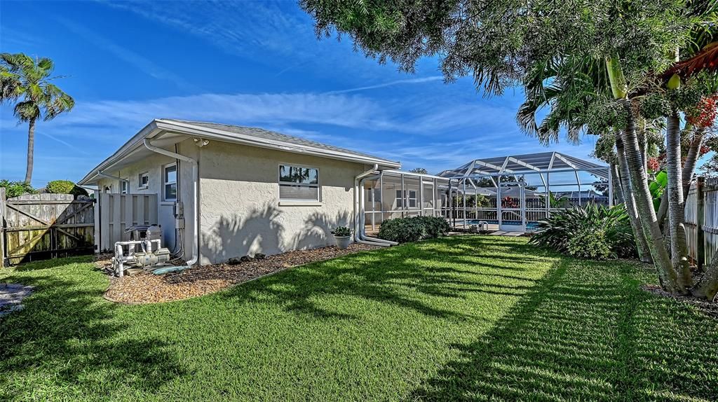 Active With Contract: $559,000 (3 beds, 2 baths, 1784 Square Feet)