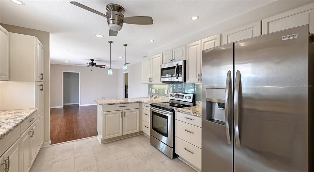 Active With Contract: $559,000 (3 beds, 2 baths, 1784 Square Feet)