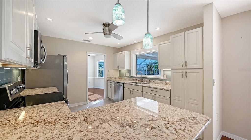 Active With Contract: $559,000 (3 beds, 2 baths, 1784 Square Feet)