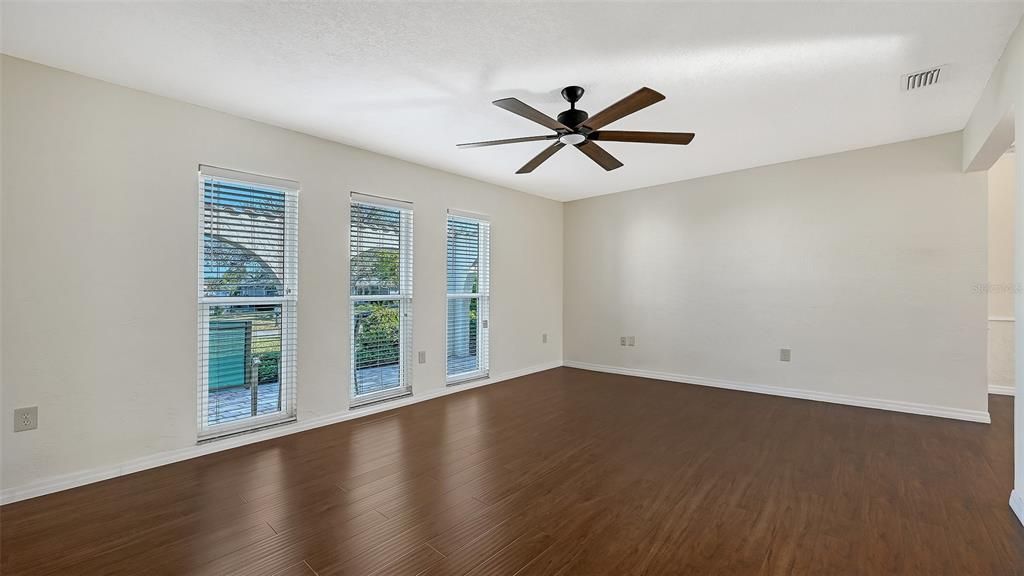 Active With Contract: $559,000 (3 beds, 2 baths, 1784 Square Feet)