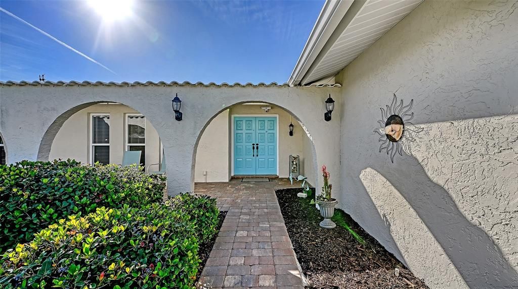 Active With Contract: $559,000 (3 beds, 2 baths, 1784 Square Feet)