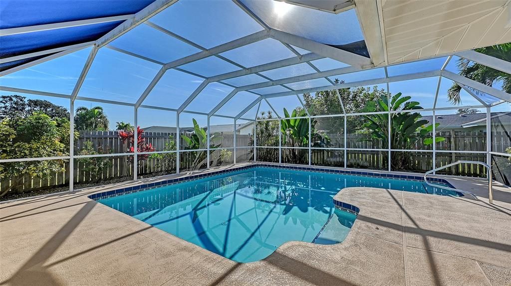 Active With Contract: $559,000 (3 beds, 2 baths, 1784 Square Feet)