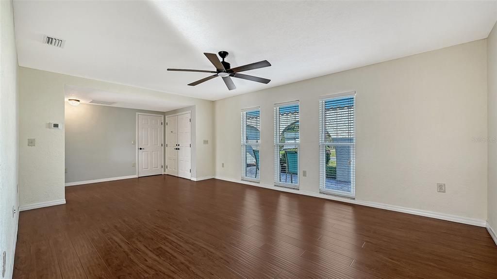 Active With Contract: $559,000 (3 beds, 2 baths, 1784 Square Feet)