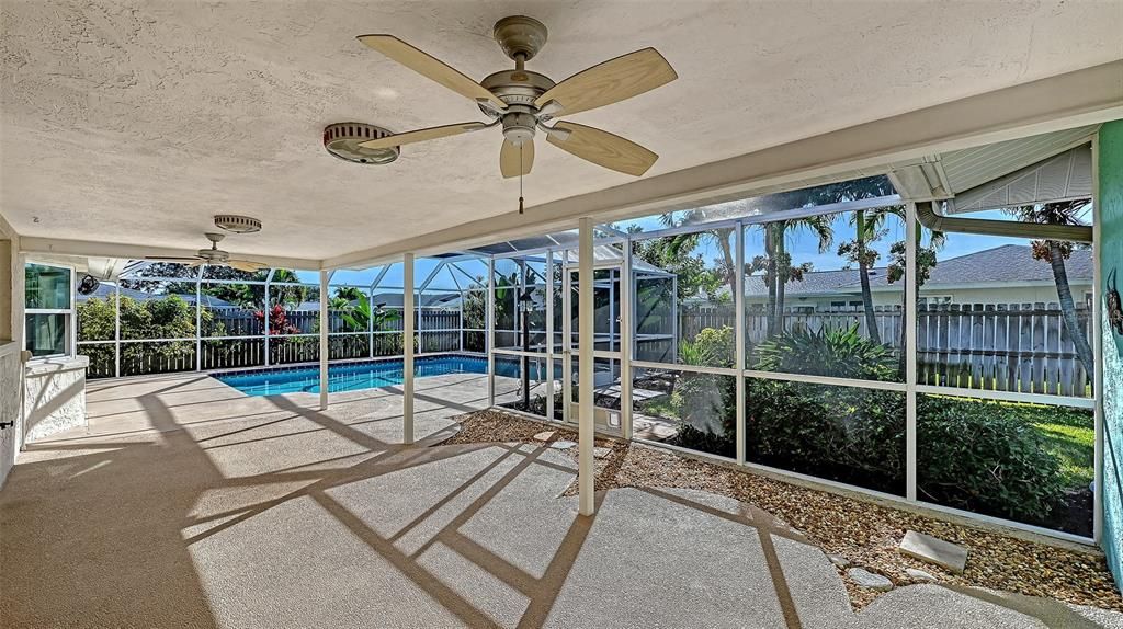 Active With Contract: $559,000 (3 beds, 2 baths, 1784 Square Feet)