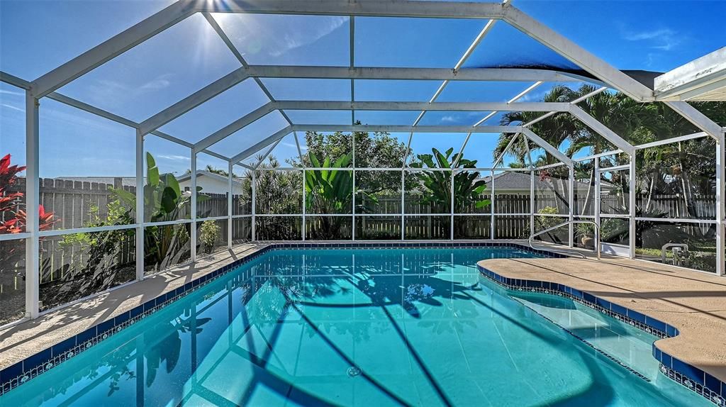 Active With Contract: $559,000 (3 beds, 2 baths, 1784 Square Feet)