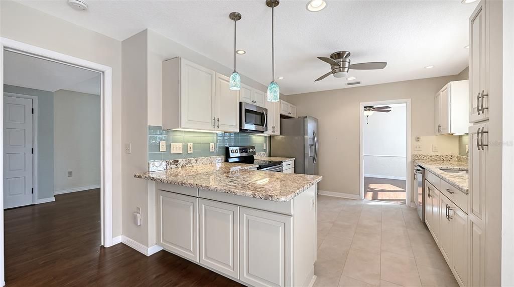 Active With Contract: $559,000 (3 beds, 2 baths, 1784 Square Feet)