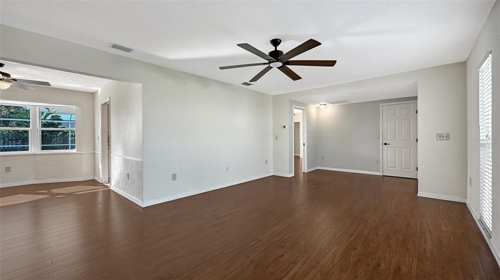 Active With Contract: $559,000 (3 beds, 2 baths, 1784 Square Feet)