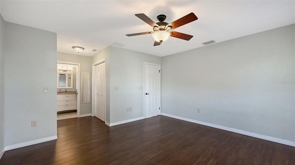 Active With Contract: $559,000 (3 beds, 2 baths, 1784 Square Feet)