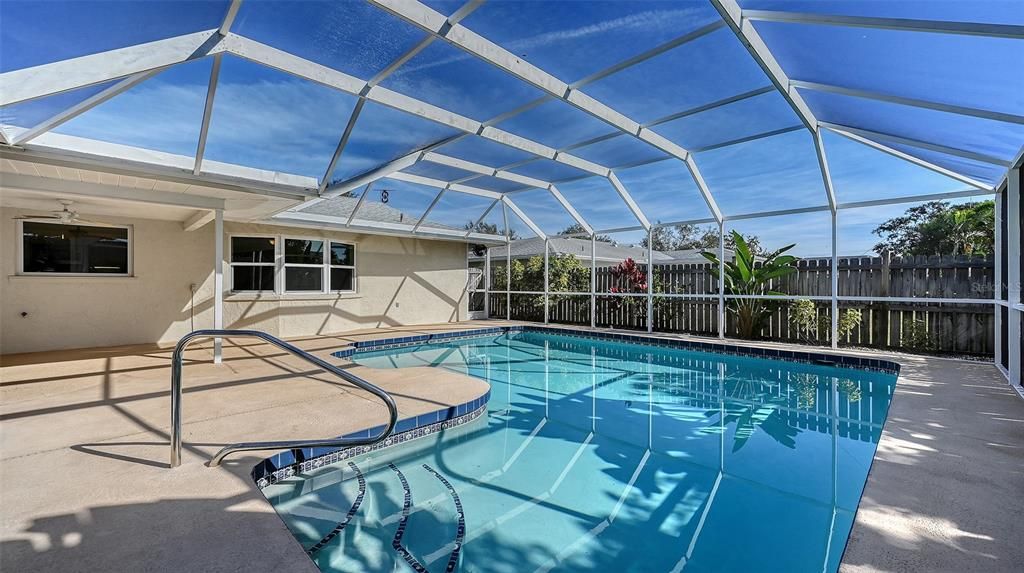 Active With Contract: $559,000 (3 beds, 2 baths, 1784 Square Feet)