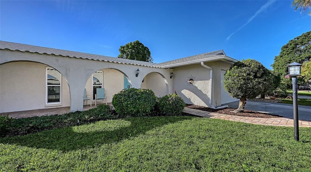 Active With Contract: $559,000 (3 beds, 2 baths, 1784 Square Feet)