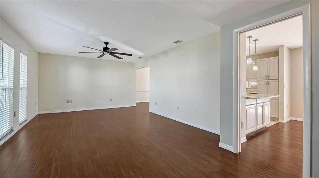 Active With Contract: $559,000 (3 beds, 2 baths, 1784 Square Feet)