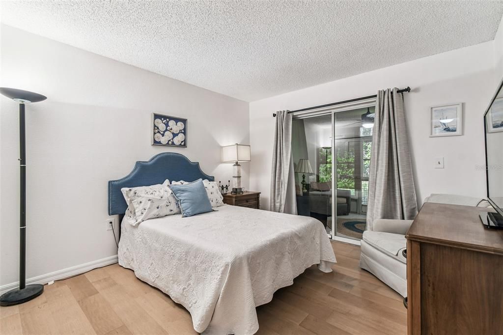 待售: $215,000 (3 贝兹, 2 浴室, 1359 平方英尺)