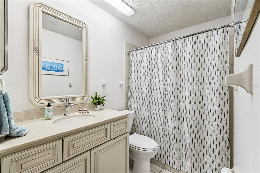 待售: $215,000 (3 贝兹, 2 浴室, 1359 平方英尺)