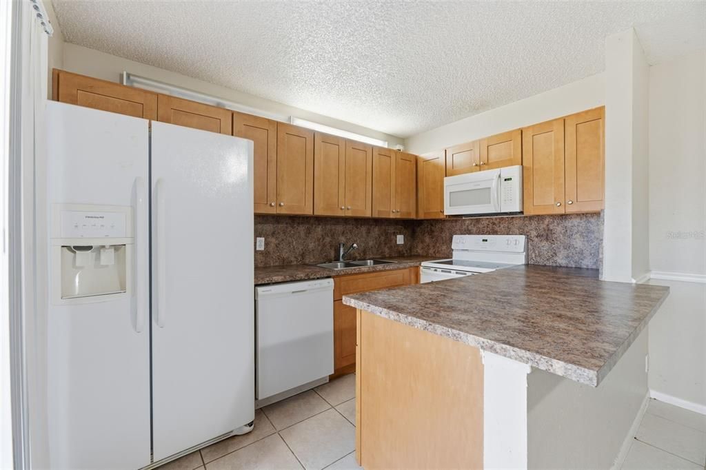 待售: $199,900 (2 贝兹, 2 浴室, 1260 平方英尺)