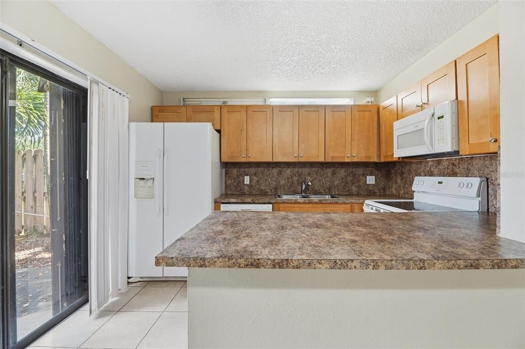 待售: $199,900 (2 贝兹, 2 浴室, 1260 平方英尺)