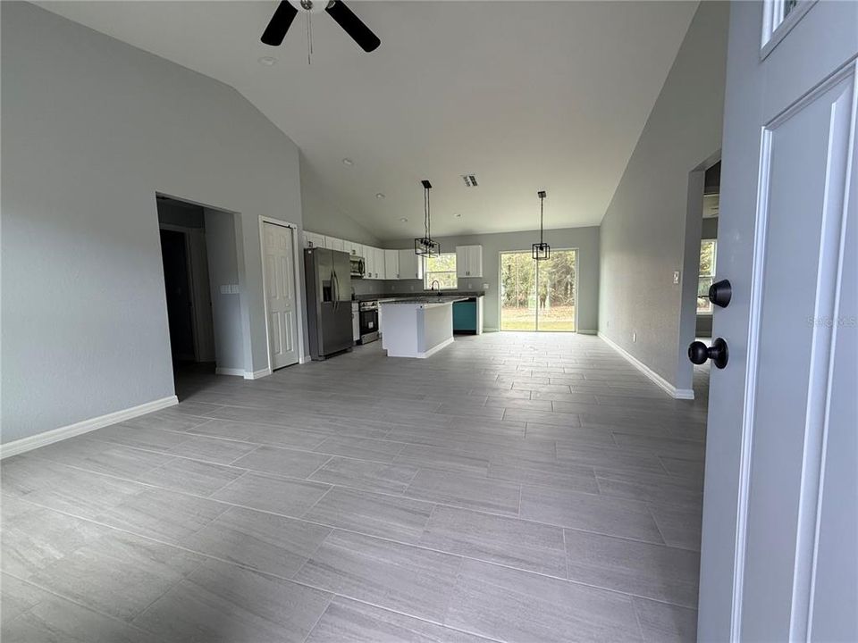 На продажу: $239,900 (3 спален, 2 ванн, 1380 Квадратных фут)