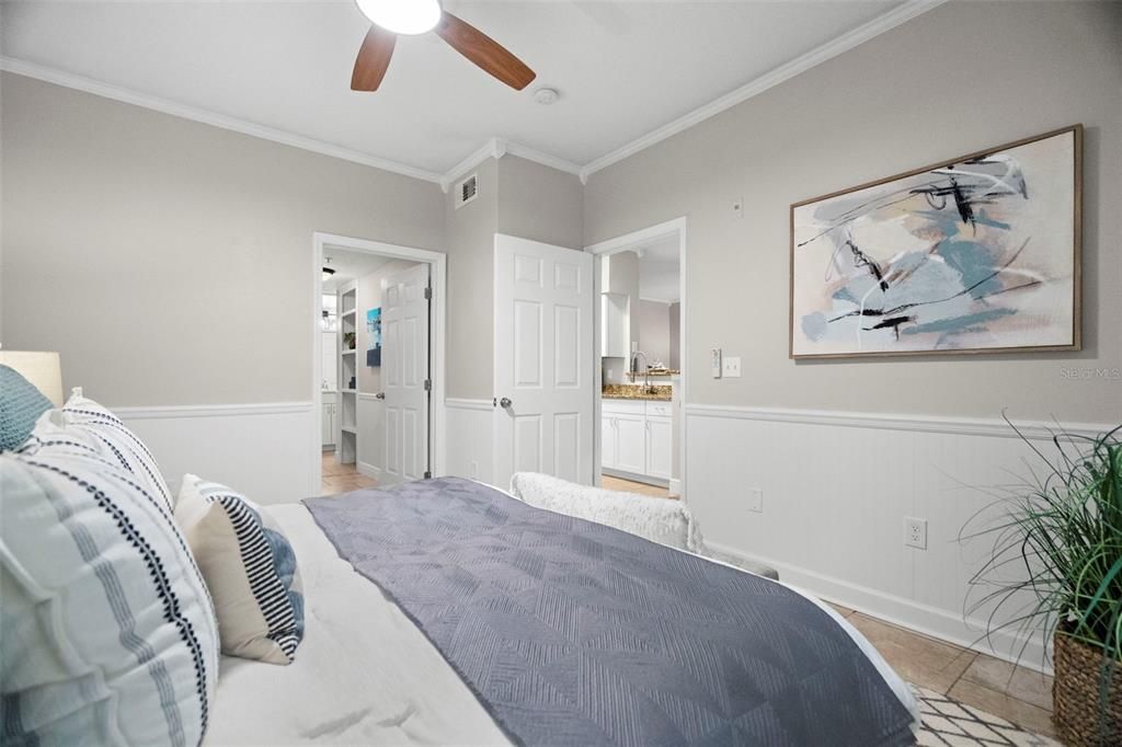 For Sale: $185,000 (1 beds, 1 baths, 867 Square Feet)