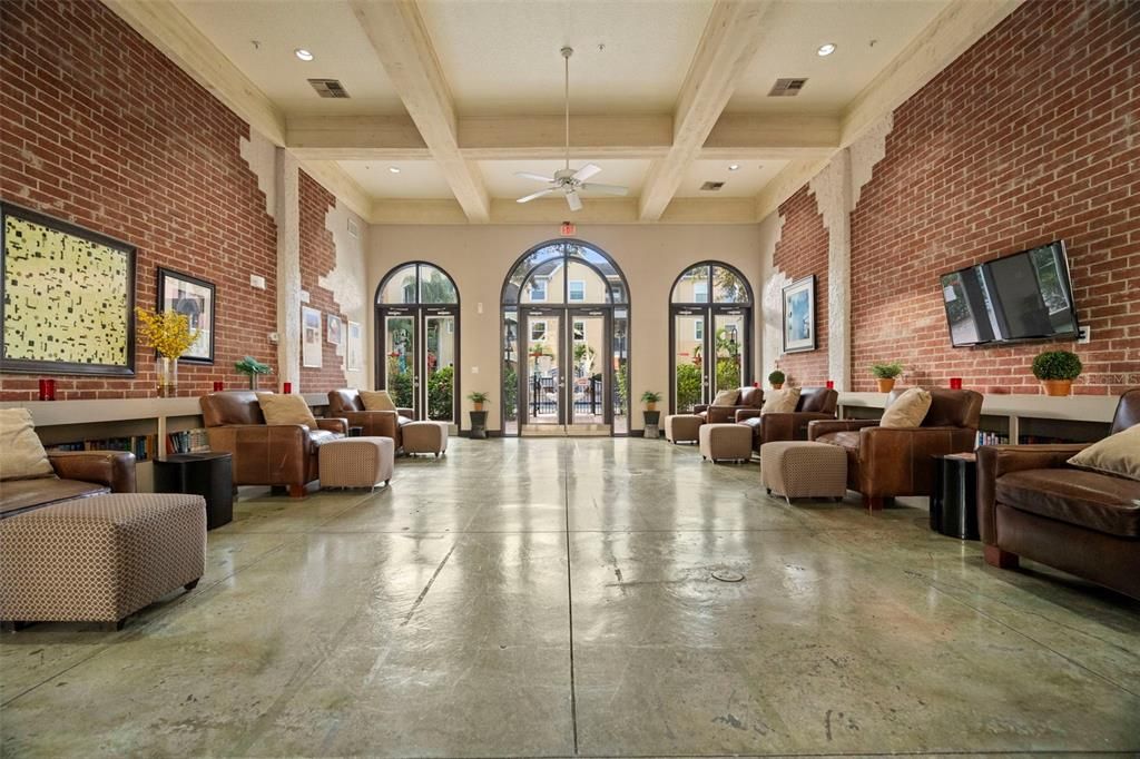 For Sale: $185,000 (1 beds, 1 baths, 867 Square Feet)