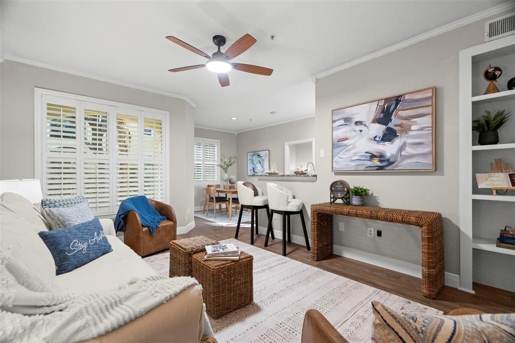 For Sale: $185,000 (1 beds, 1 baths, 867 Square Feet)