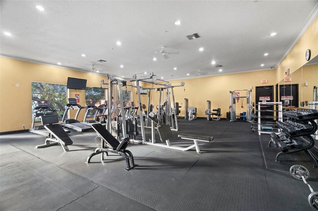 For Sale: $185,000 (1 beds, 1 baths, 867 Square Feet)