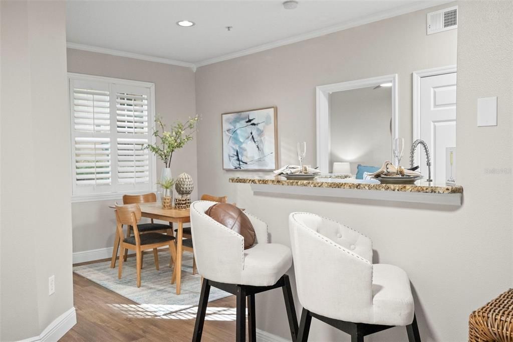 For Sale: $185,000 (1 beds, 1 baths, 867 Square Feet)