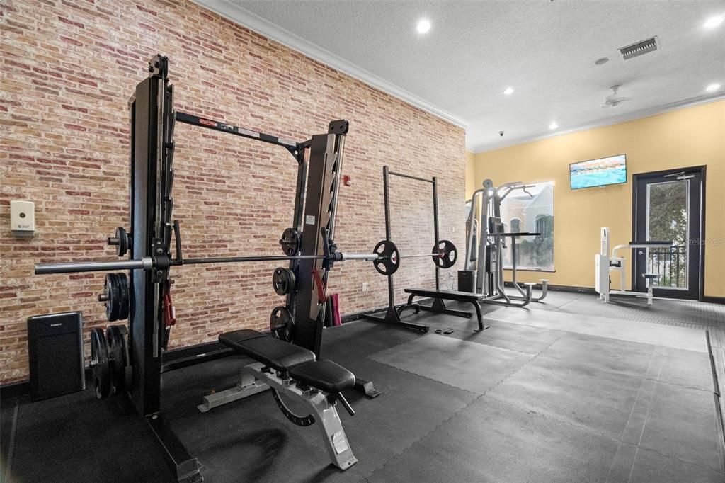 For Sale: $185,000 (1 beds, 1 baths, 867 Square Feet)