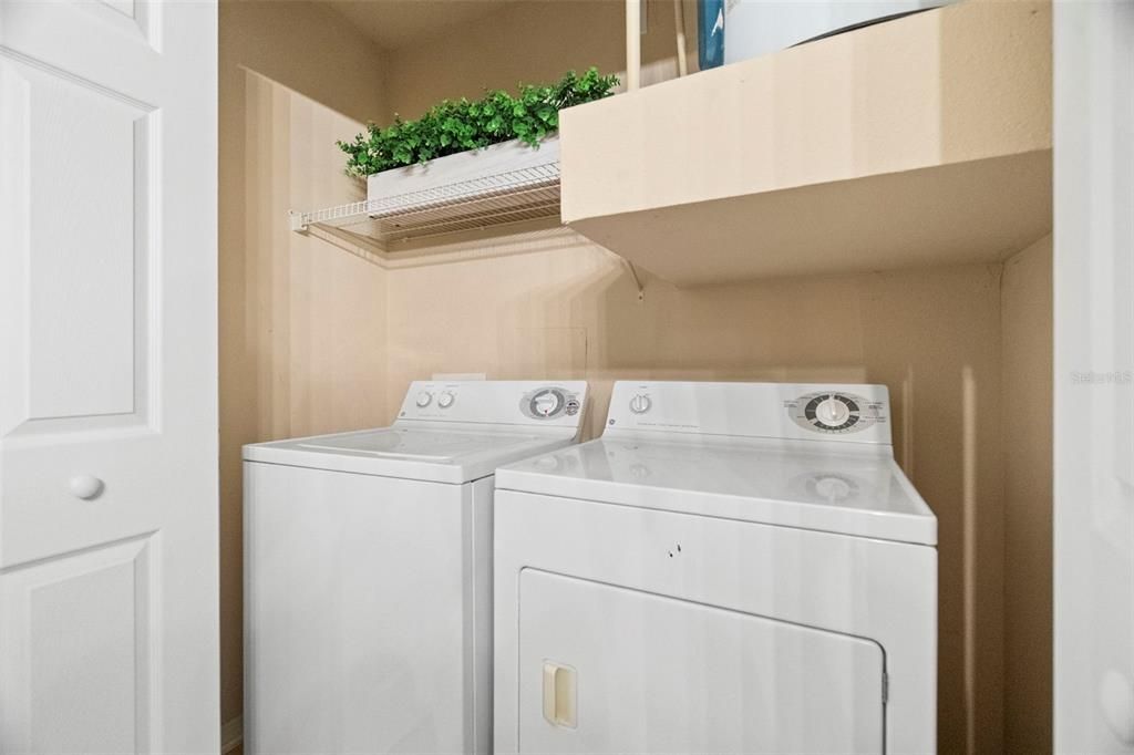 For Sale: $185,000 (1 beds, 1 baths, 867 Square Feet)