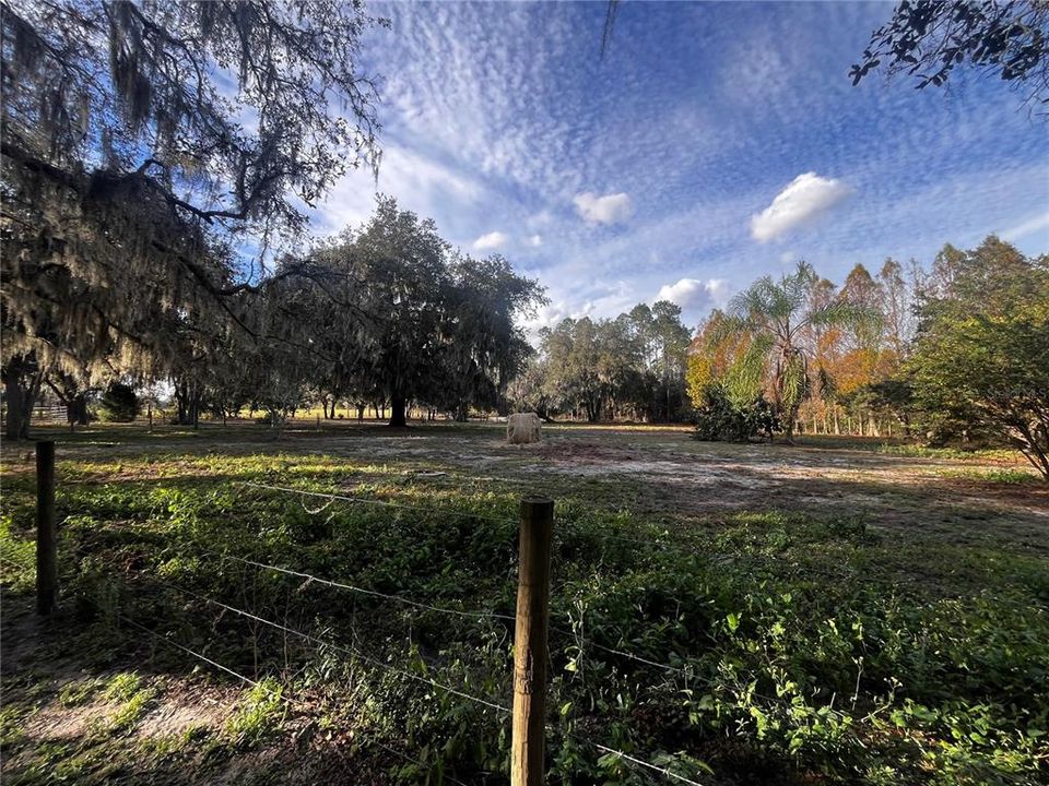 For Sale: $995,000 (3 beds, 2 baths, 1664 Square Feet)