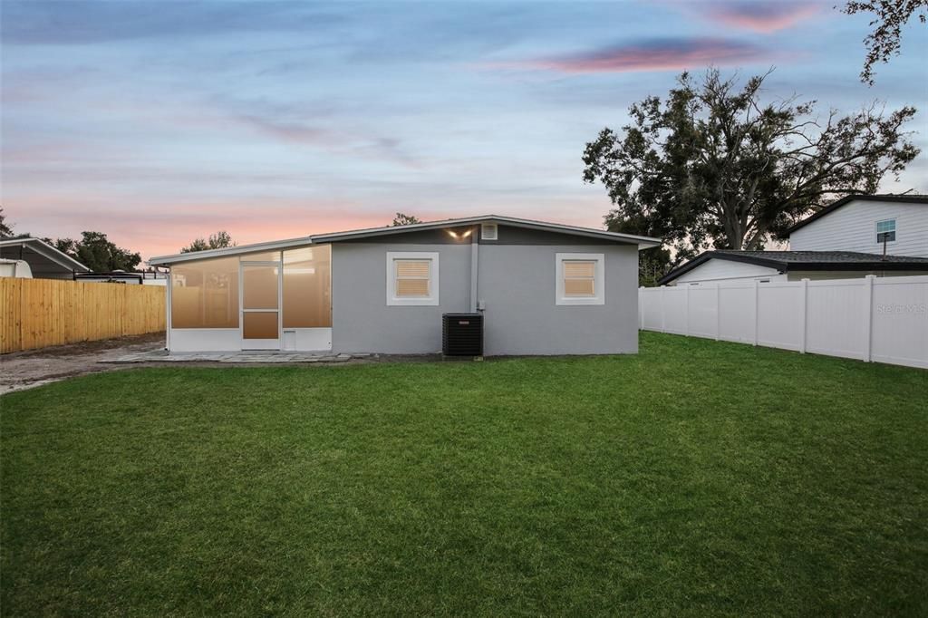 待售: $375,000 (4 贝兹, 2 浴室, 1410 平方英尺)