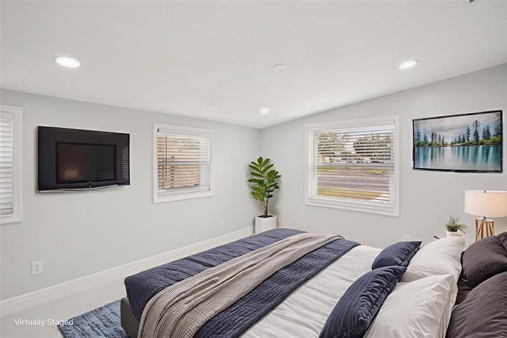 待售: $375,000 (4 贝兹, 2 浴室, 1410 平方英尺)