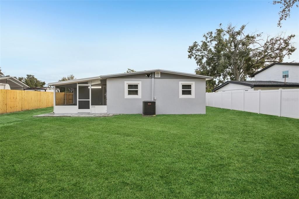 待售: $375,000 (4 贝兹, 2 浴室, 1410 平方英尺)