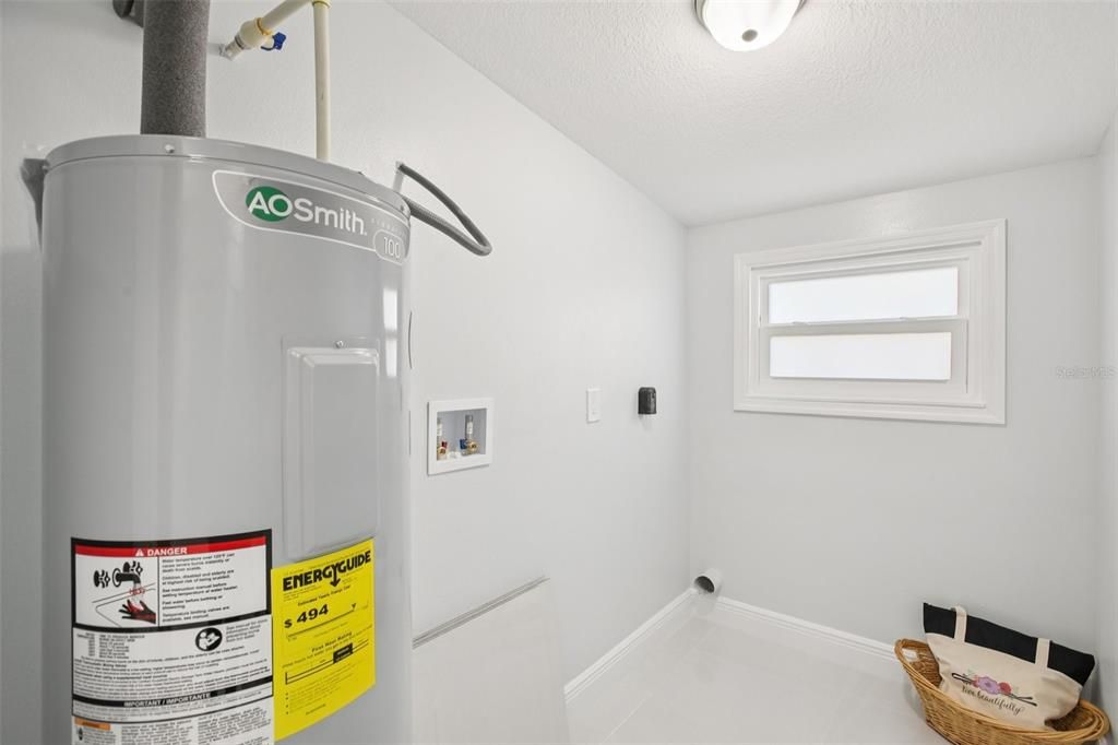 待售: $375,000 (4 贝兹, 2 浴室, 1410 平方英尺)