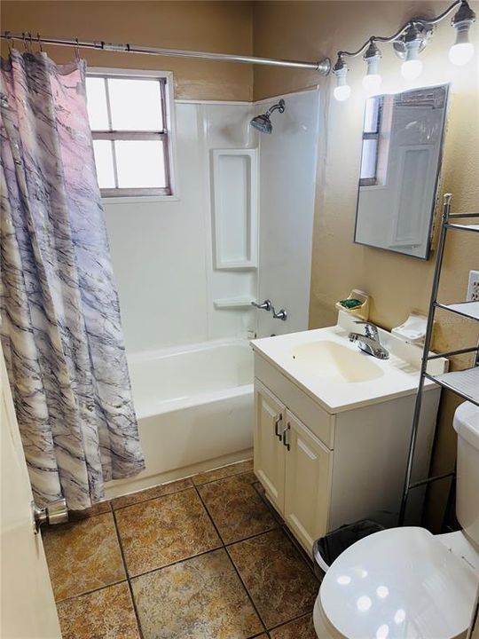 В аренду: $1,500 (2 спален, 1 ванн, 1458 Квадратных фут)