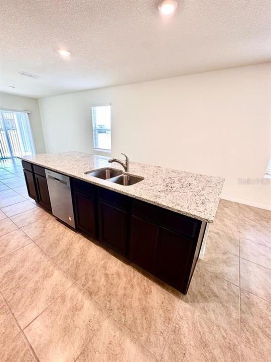 En Renta: $2,450 (4 camas, 2 baños, 1720 Pies cuadrados)