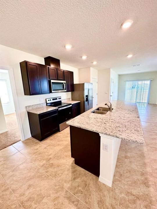 En Renta: $2,450 (4 camas, 2 baños, 1720 Pies cuadrados)