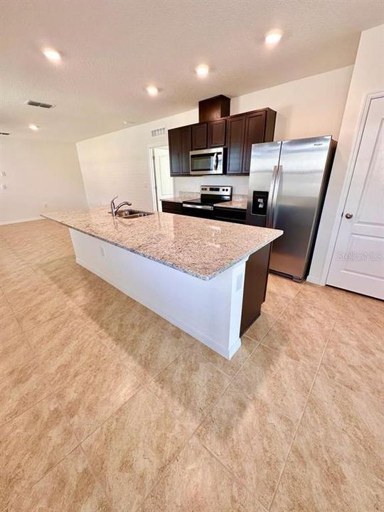 En Renta: $2,450 (4 camas, 2 baños, 1720 Pies cuadrados)